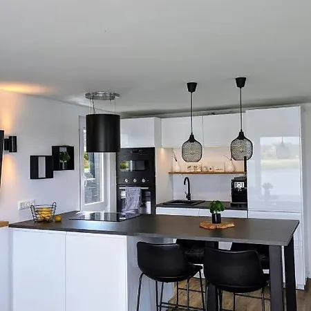 ספינת מלון Hausboot Am Wangermeer Floating Home *