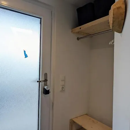 ספינת מלון Hausboot Am Wangermeer Floating Home
